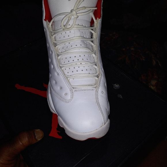 Pair retro jordans - Picture 2 of 2